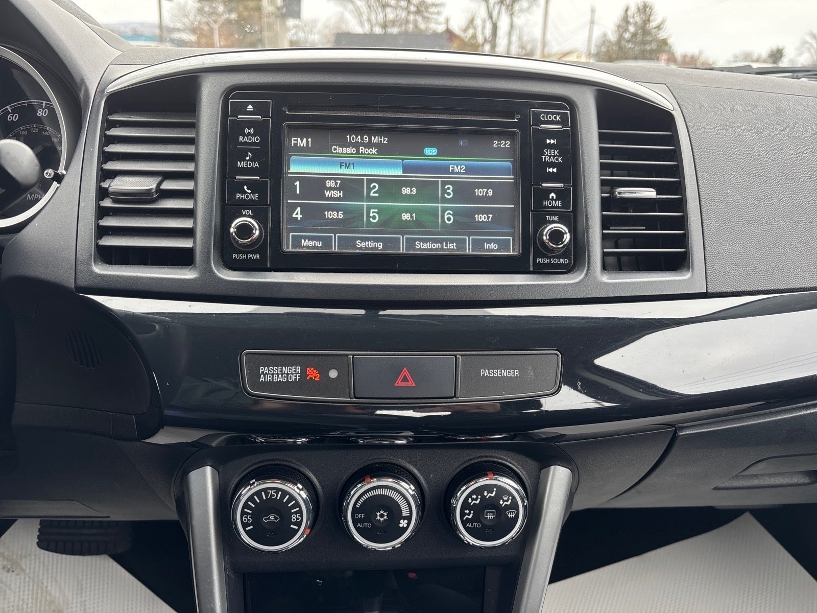 2017 Mitsubishi Lancer ES