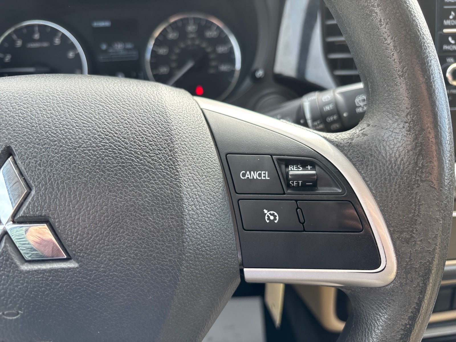 2020 Mitsubishi Outlander ES