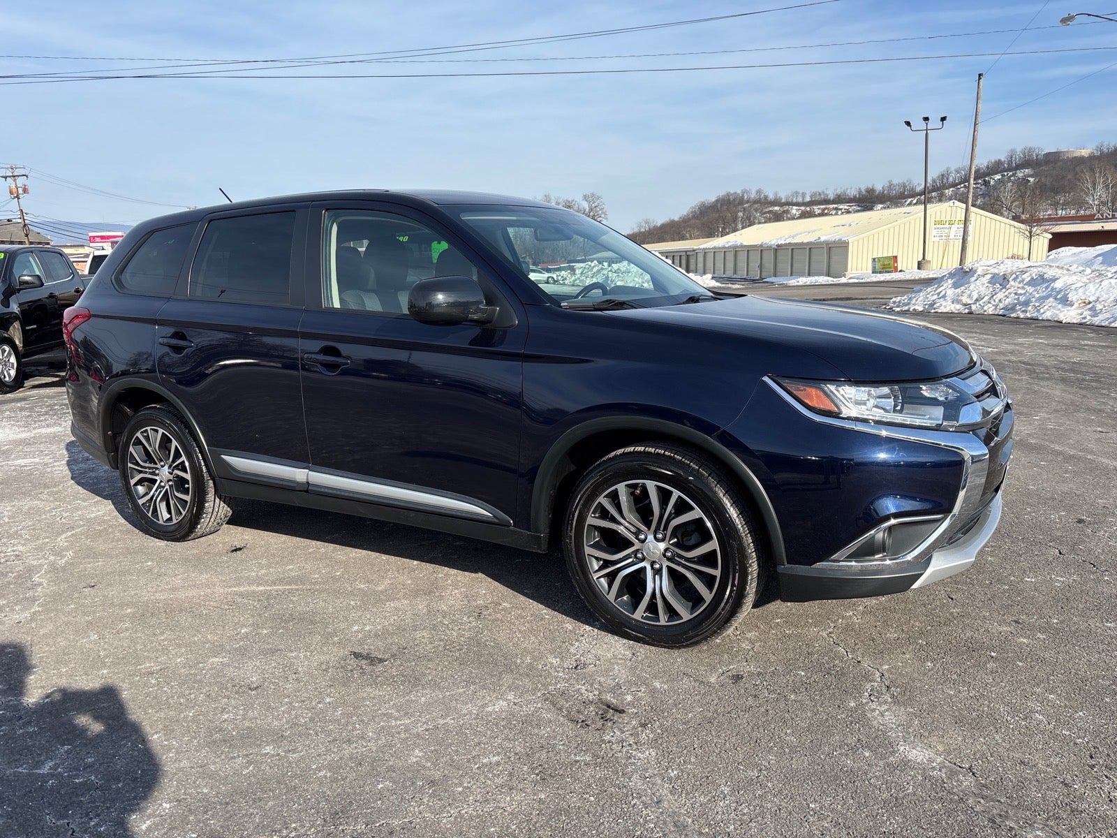 2016 Mitsubishi Outlander ES