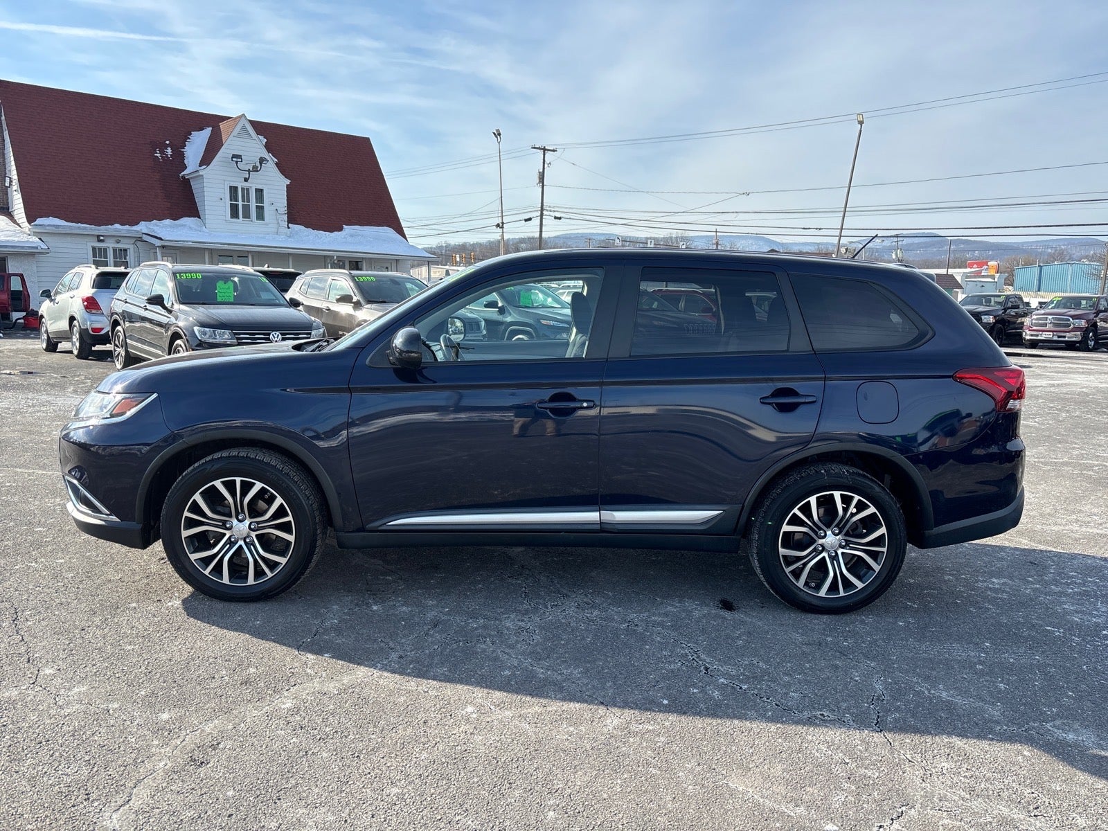 2016 Mitsubishi Outlander ES