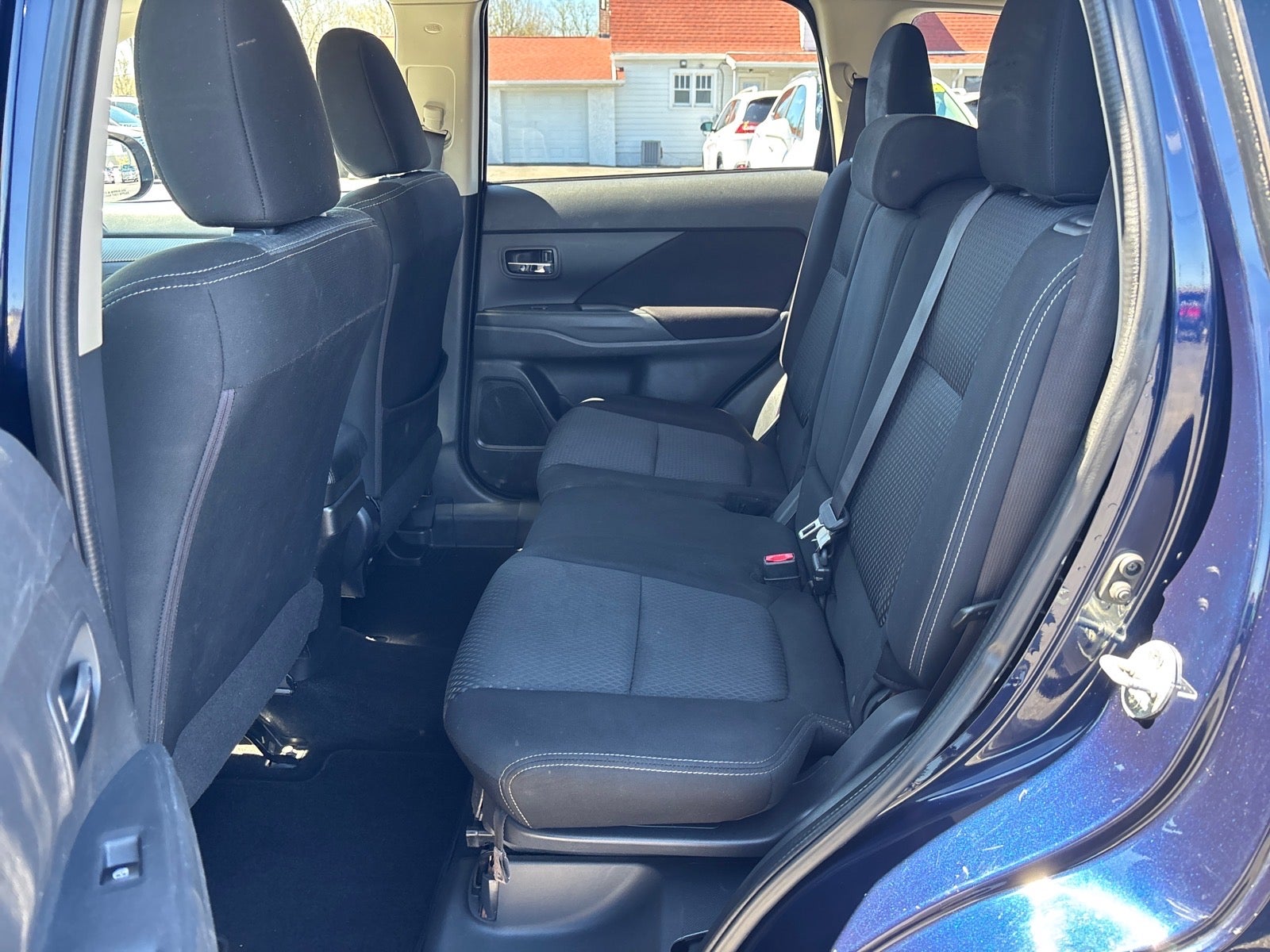 2016 Mitsubishi Outlander ES