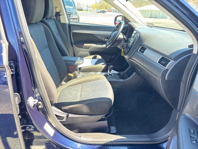 2016 Mitsubishi Outlander ES