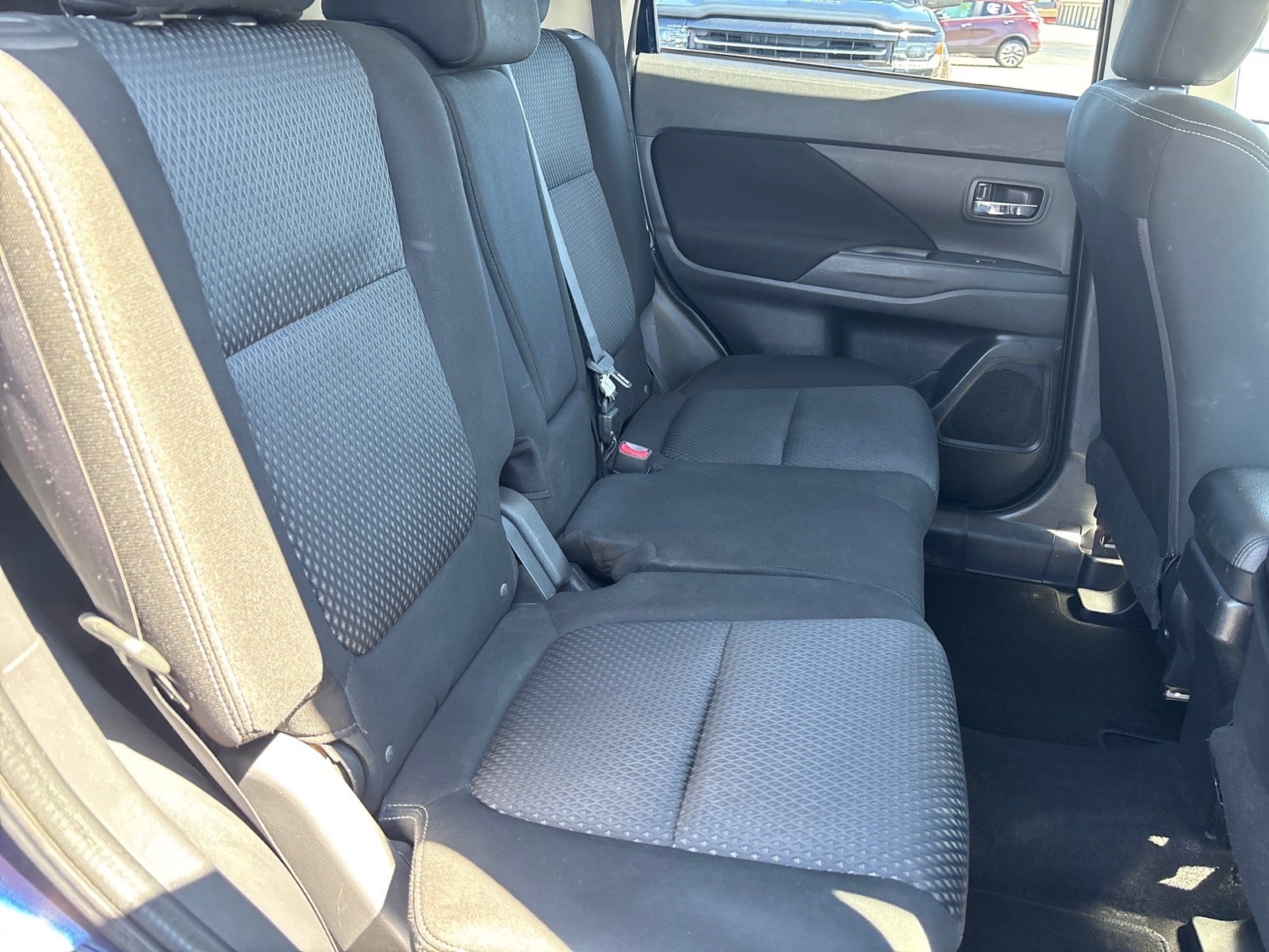 2016 Mitsubishi Outlander ES