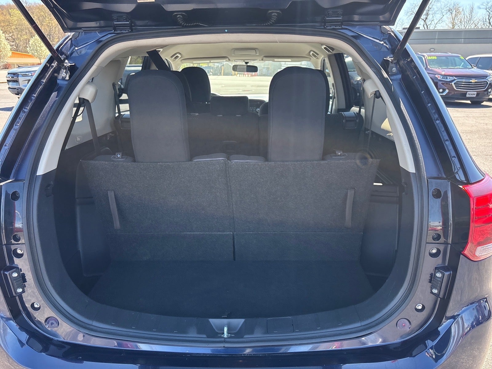 2016 Mitsubishi Outlander ES