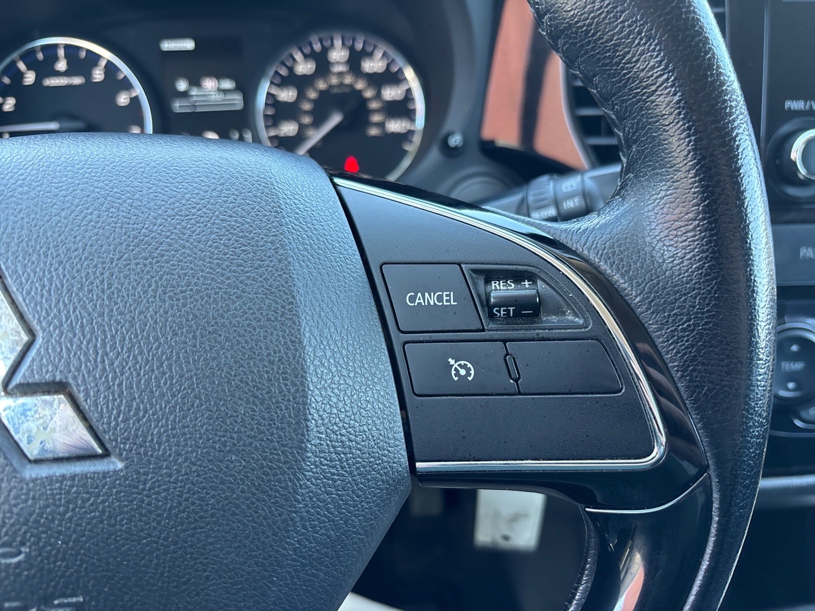 2016 Mitsubishi Outlander ES