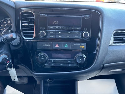 2016 Mitsubishi Outlander ES