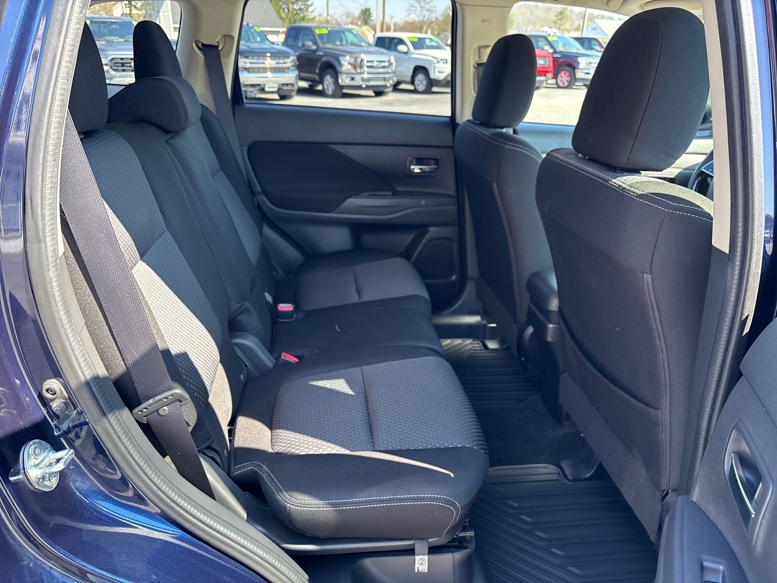 2016 Mitsubishi Outlander ES