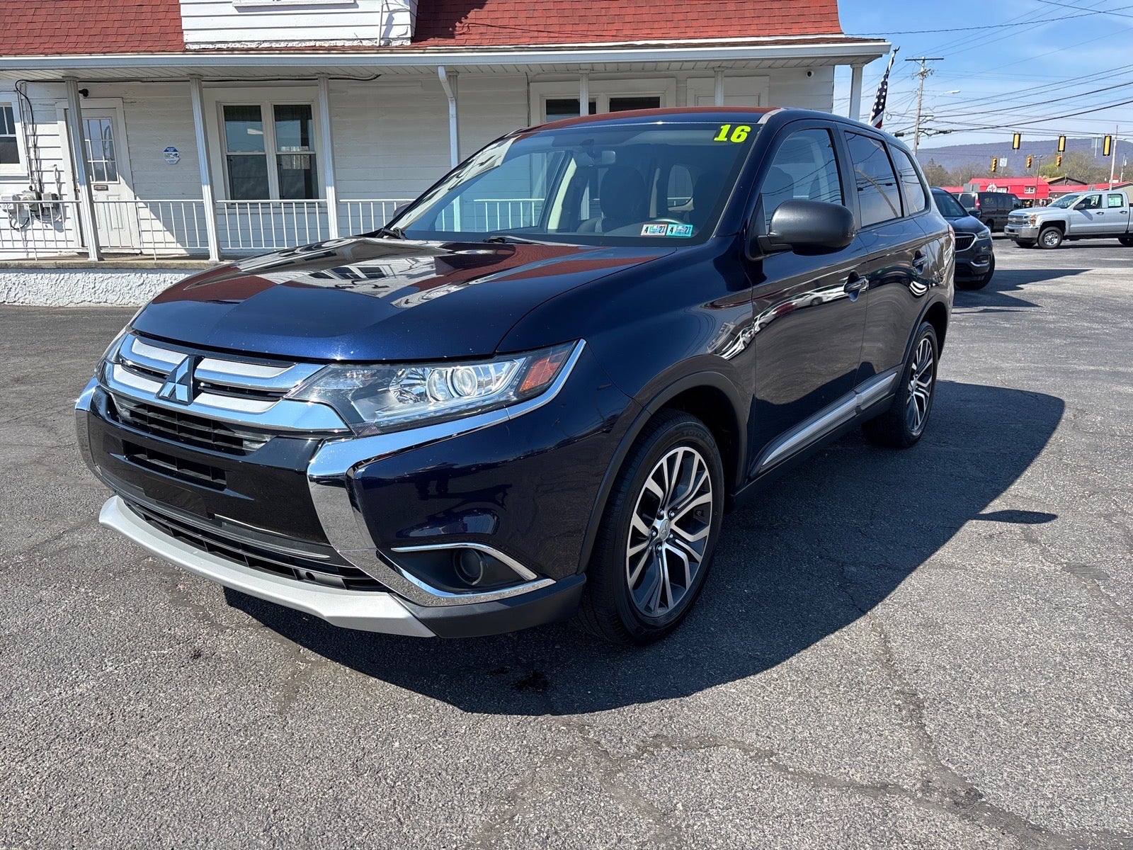 2016 Mitsubishi Outlander ES
