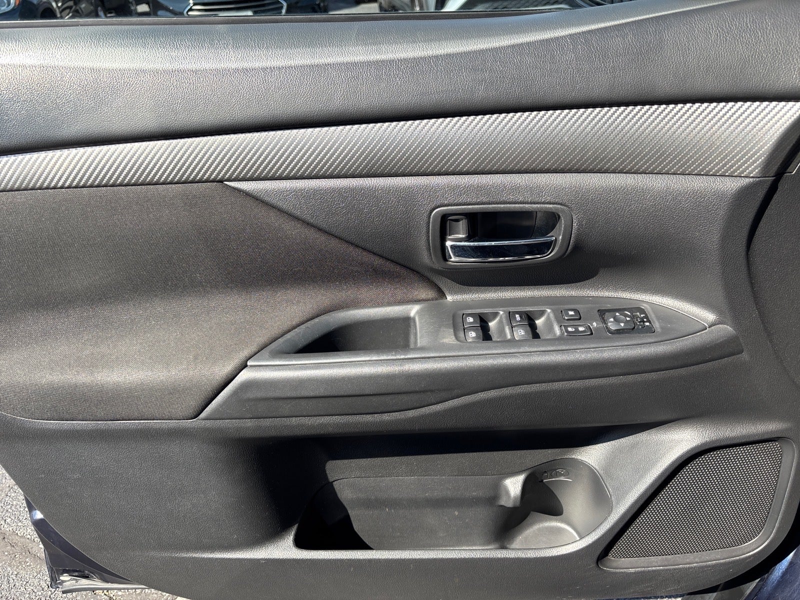 2016 Mitsubishi Outlander ES