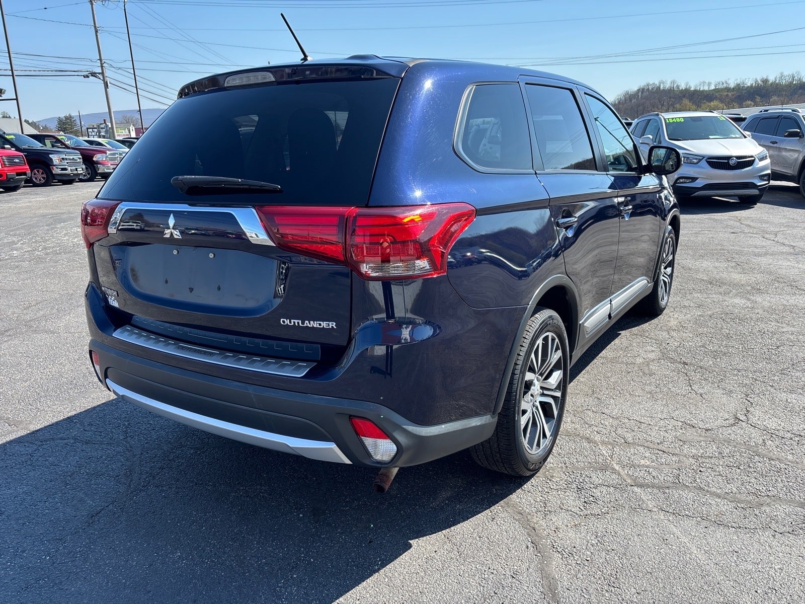 2016 Mitsubishi Outlander ES