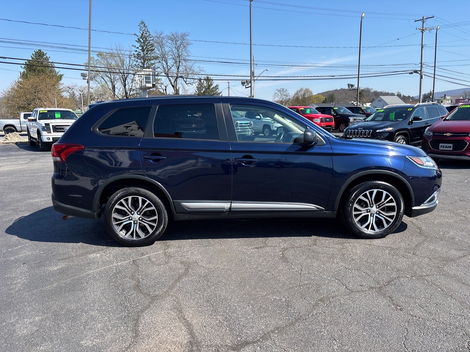 2016 Mitsubishi Outlander ES